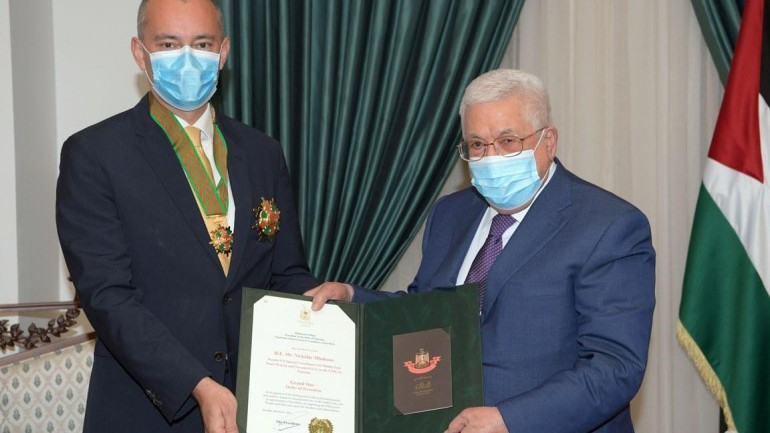 Наградиха Николай Младенов с най-високия орден на Палестина